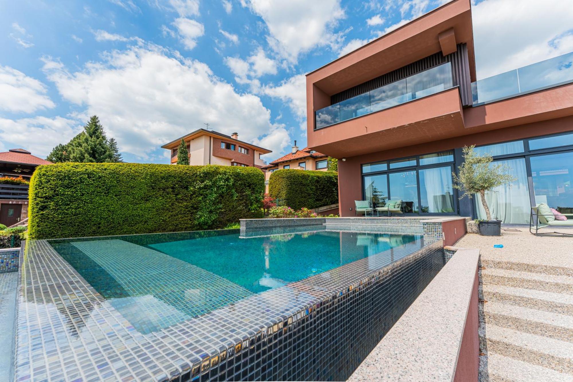 Flexible Selfcheckins 140 - The Luxurious With Private Pool In *