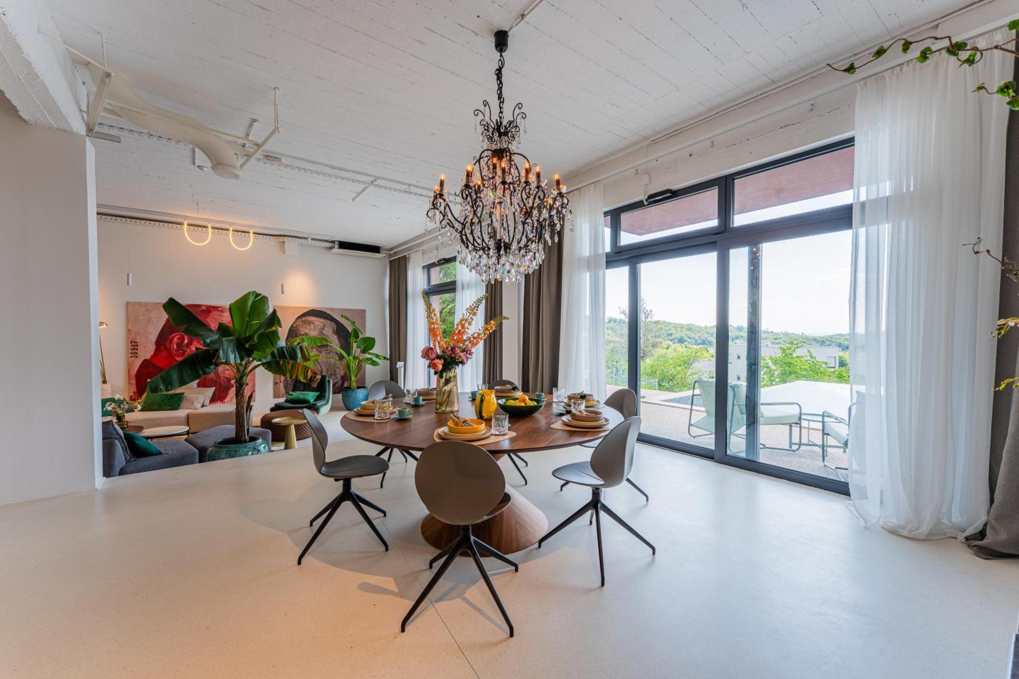 Flexible Selfcheckins 140 - The Luxurious With Private Pool In *